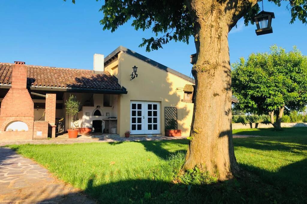 La Casa Nei Campi Villa Badia Pavese ภายนอก รูปภาพ
